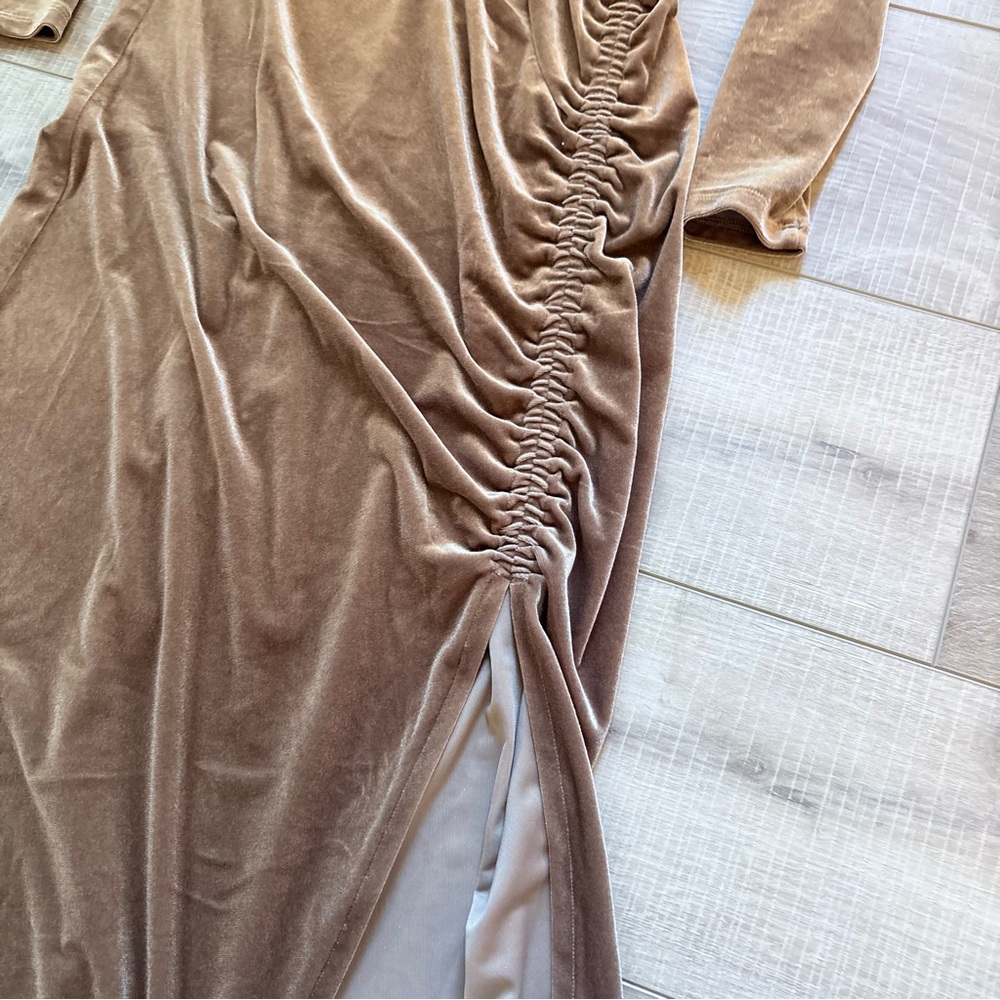 Old Navy Velvet Long Sleeve Dress in Brown - Picture 6 of 7
